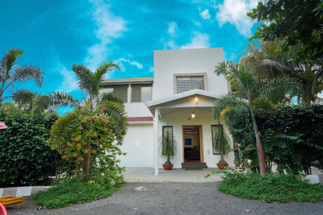 White Coco House 4Bhk Villa Nashik Exterior photo